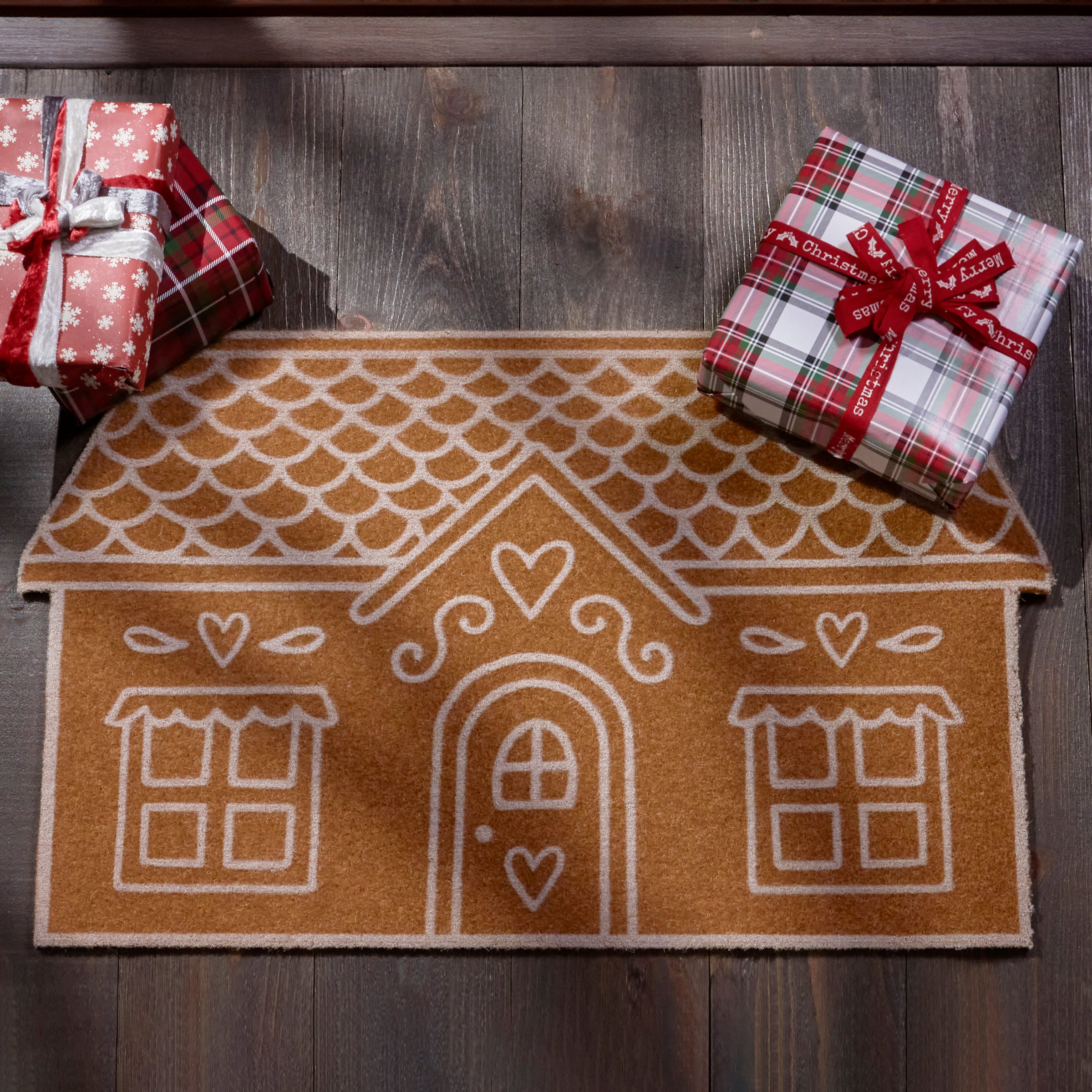 18"x30" Christmas Gingerbread House Coir Doormat Natural And Red