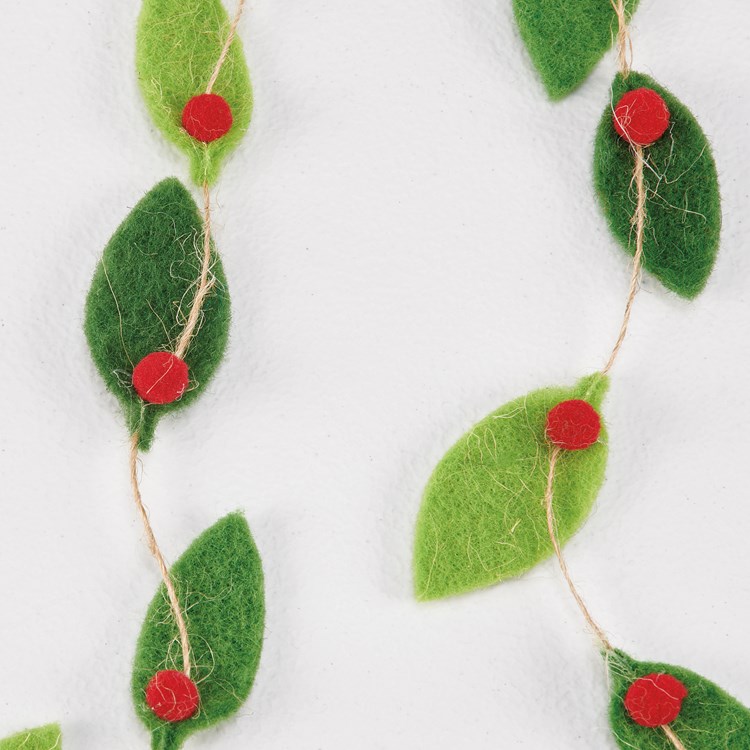 Berry Leaves Garland - Polyester, Wool, Foam, Jute