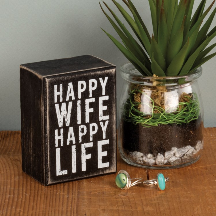 Box Sign - Happy Wife - 2.50" x 3.50" x 1.75" - Wood